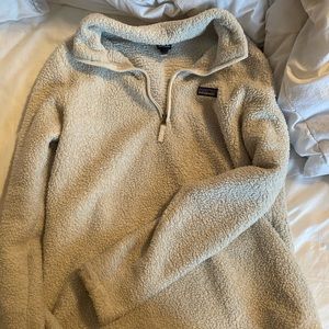 cute Patagonia fluffy zip up